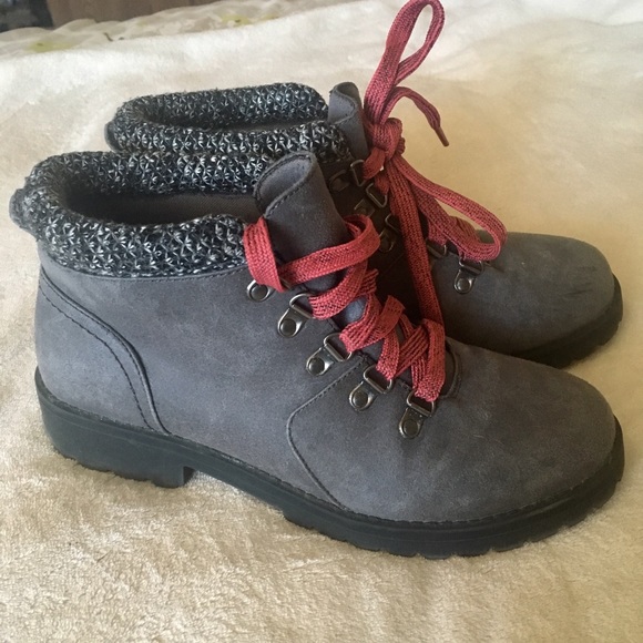 Boots - Picture 2 of 4